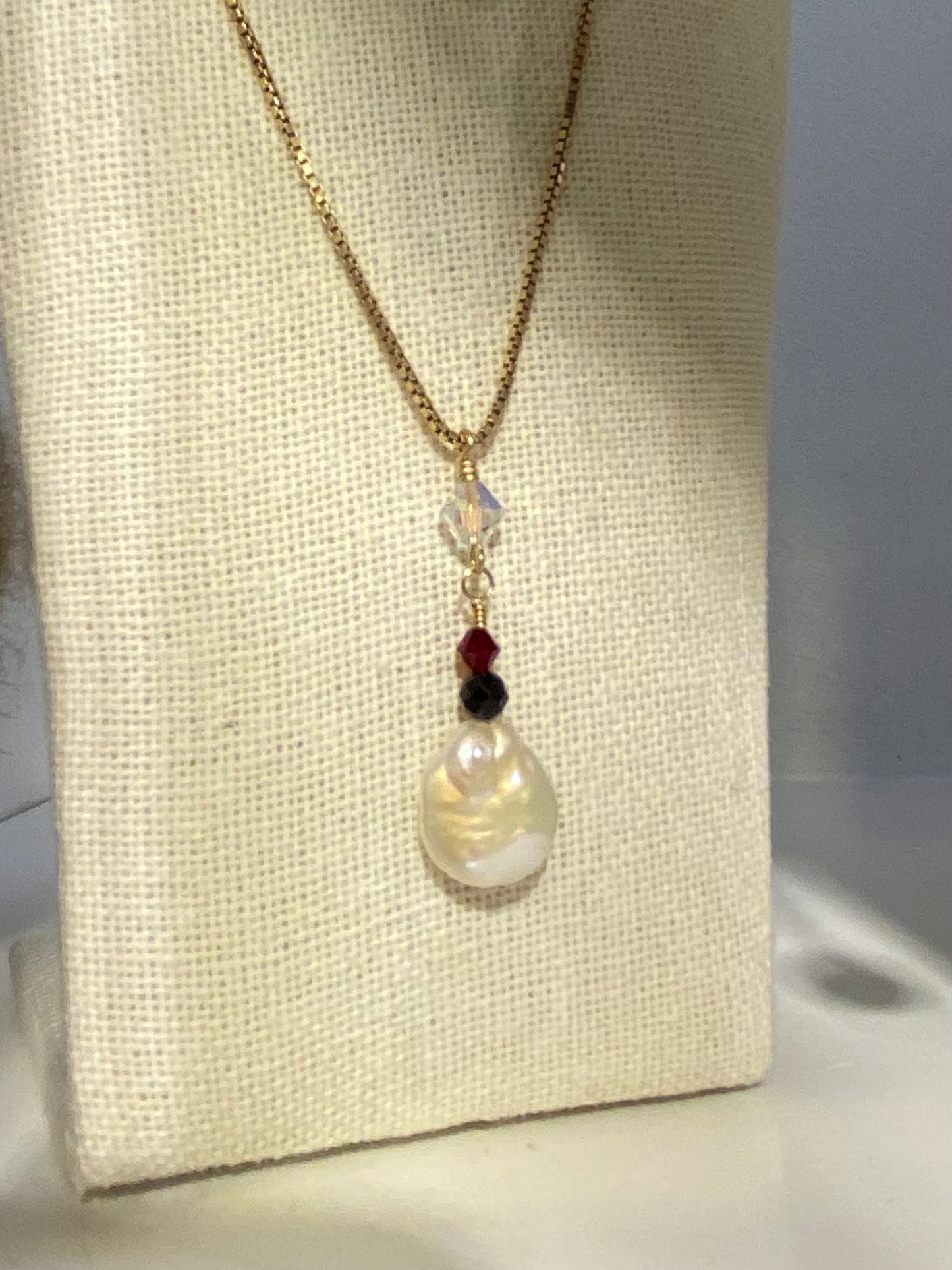 10k Gold Pearl Swarovski and Black Spinel Necklace | 20” Box Chain